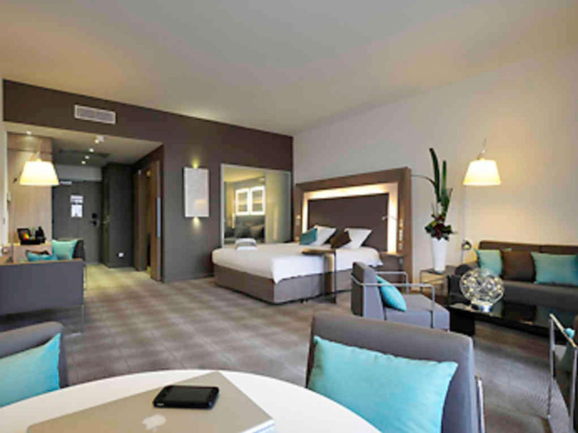 Novotel Avignon Centre Exteriör bild